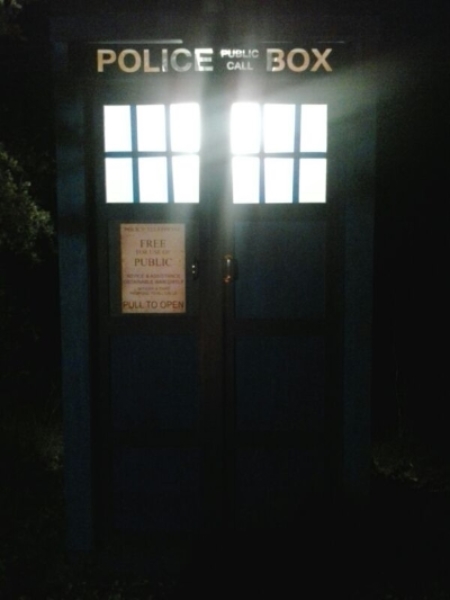 Una TARDIS en el Salón del Cómic de Barcelona‏